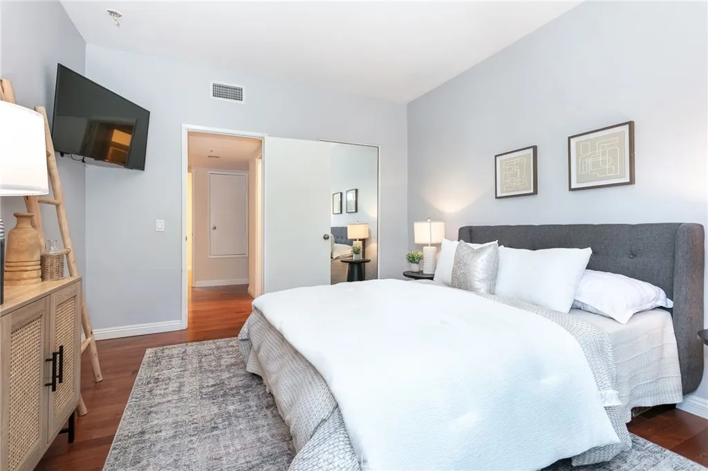 817 10th Street 104, Santa Monica, California 90403 home-pic-17